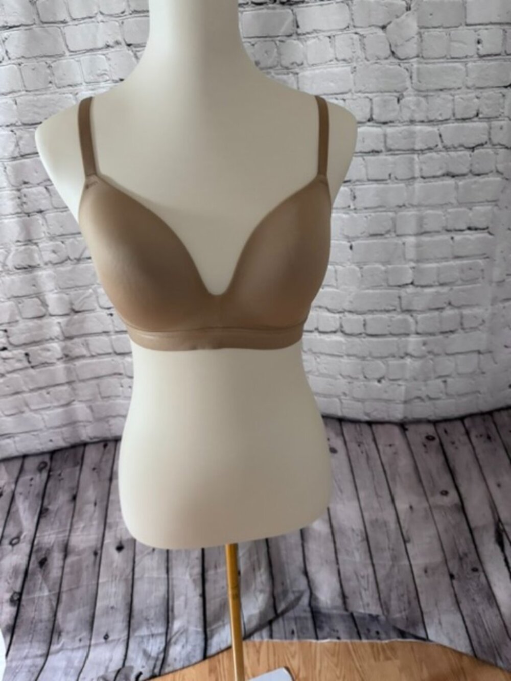 b.tempt'd by Wacoal Opening Act Wire-Free Contour Bra | Beige | 36C | NWOT